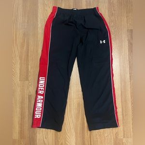 Under Armour Boys YXL Youth Extra Large mesh lined Track Pants. 100% polyester
